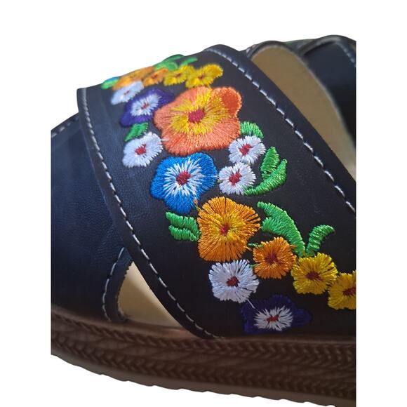 Elleanor Embroidered Whimsy Leather Platform Sandals Women's size 9½ Handmade - Picture 6 of 11